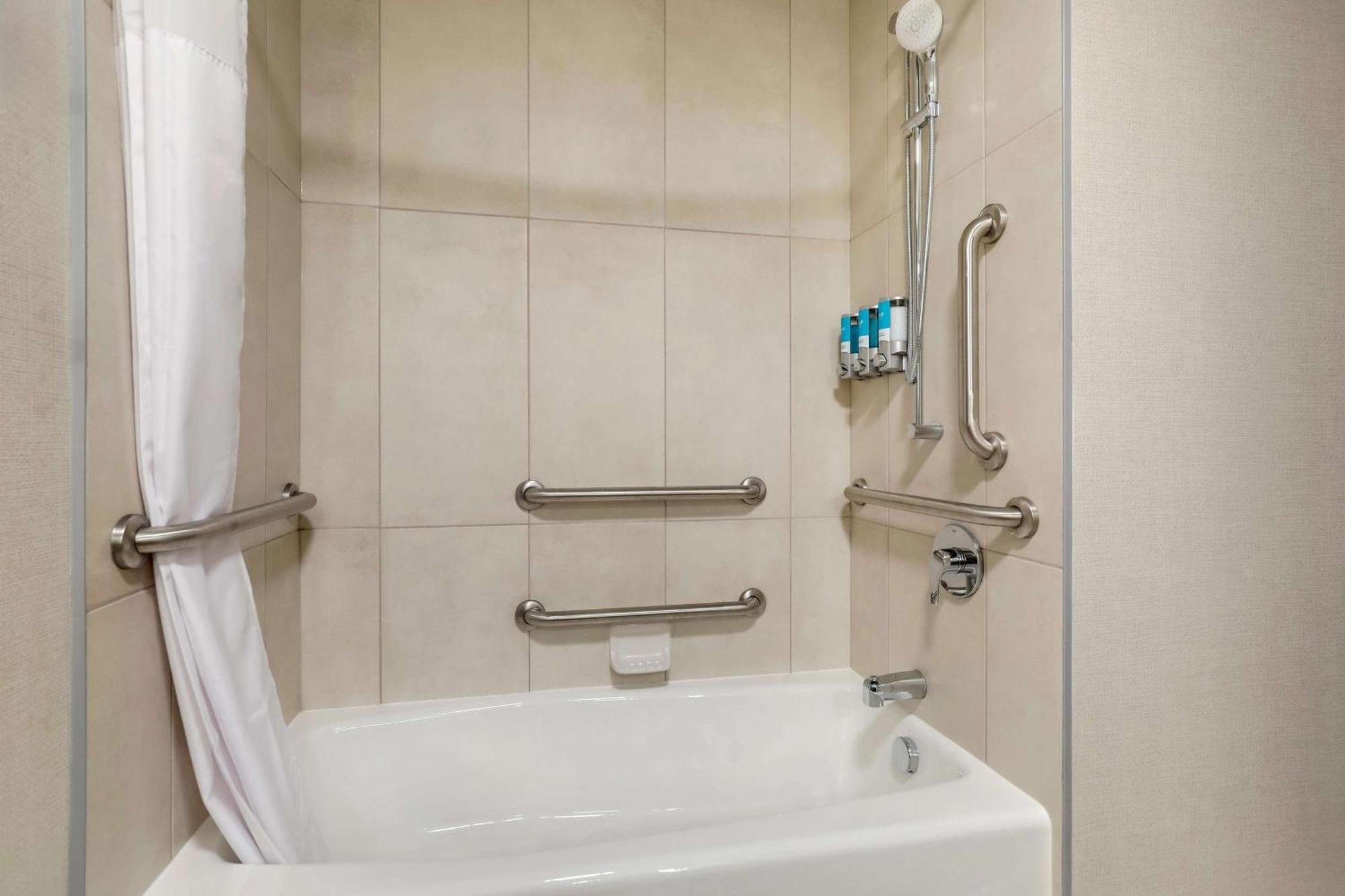Drury Plaza Hotel Lincoln Downtown Esterno foto